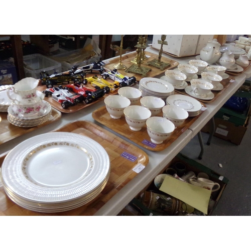 424 - Four trays of Royal Doulton 'Fairfax' dinnerware: six dinner plates, six soup bowls and saucers, lid... 