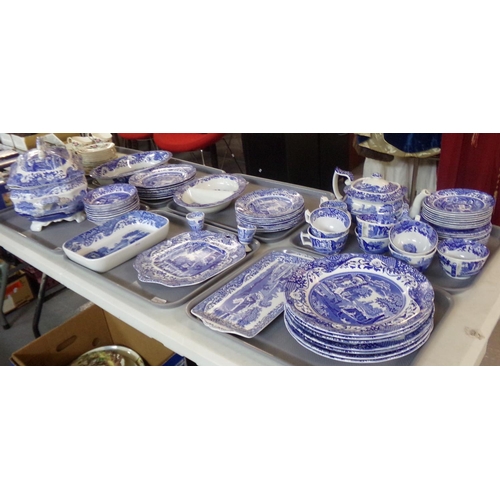 431 - Six trays of Spode 'Italian' dinner ware: seven dinner plates, seven side plates, eight shallow bowl... 