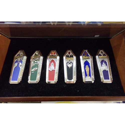 440 - Six Franklin Mint pocket knives/penknives: 'Monster Movie Series', 'Wolfman', 'Dracula', 'Creature f... 