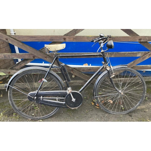 484 - Vintage gents bicycle, marked 'Rudge, Nottingham', with leather seat, three speed gears, bell and li... 