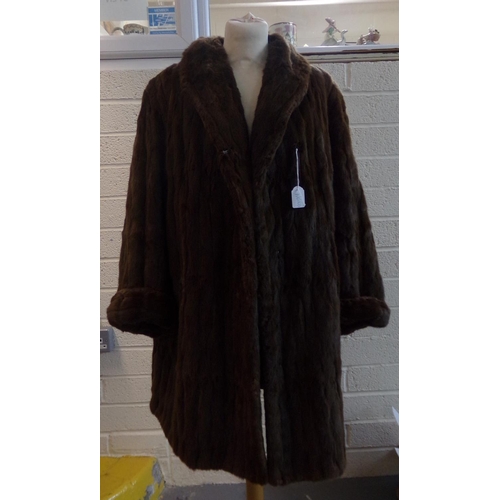 488 - Vintage Dark brown vintage fur coat. 
(B.P. 21% + VAT)