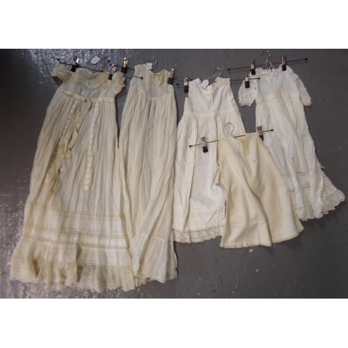 489 - Small collection of late 19th/early 20th Century children's clothing including: christening gowns wi... 