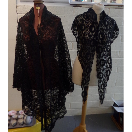 498 - Three late 19th/early 20th Century black lace floral design shawls. (3)
(B.P. 21% + VAT)