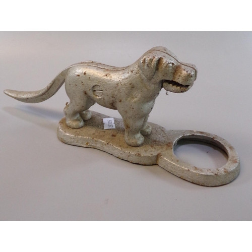 52 - Cast metal novelty nutcracker in the form of a dog.
(B.P. 21% + VAT)