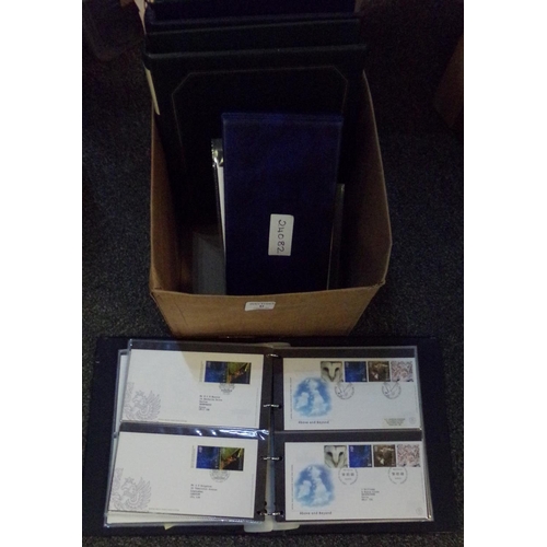 81 - Great Britain collection of First Day Covers, mostly 1996-2002 period in five albums.  (B.P. 21% + V... 