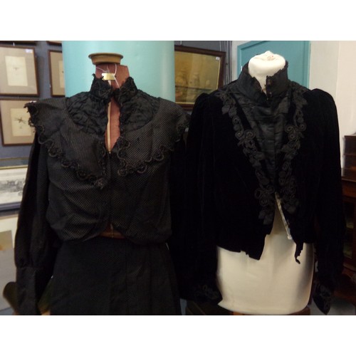 499 - Small collection of ladies Victorian clothing to include: black velvet bodice with striped woolen li... 