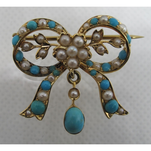 344 - 15ct gold turquoise and pearl bow brooch.  Approx weight 4.9 grams.  
(B.P. 21% + VAT)