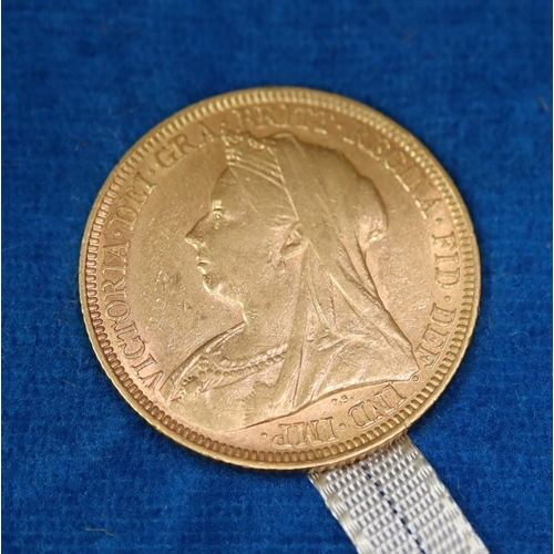 425 - Queen Victoria gold sovereign 1896.  8g approx.   (B.P. 21% + VAT)