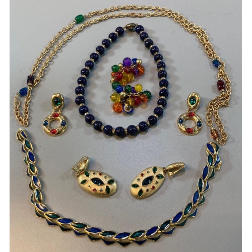 210 - Kenneth Jay Lane, collection of costume jewellery, to include: necklace and earrings with coloured s... 