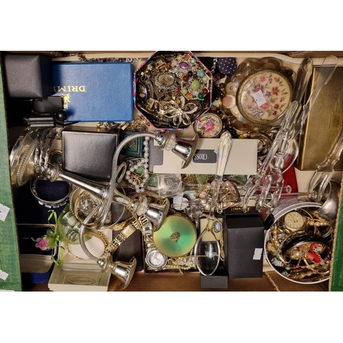 224 - Collection of vintage jewellery and other items, to include: bracelets, rings, necklaces, watches, s... 