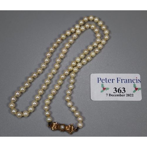 363 - String of graduated cultured pearls with 9ct gold pearl set clasp.
(B.P. 21% + VAT)