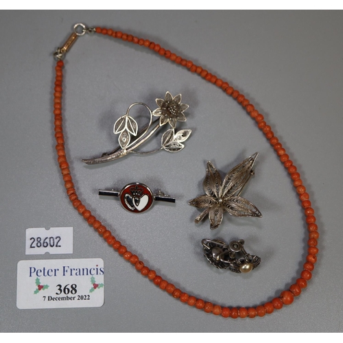 368 - Coral bead necklace, various silver filigree items of jewellery etc. 
(B.P. 21% + VAT)