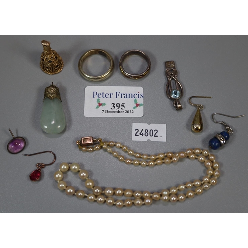 395 - Assorted costume jewellery to include: cultured pearls, silver gilt etc. 
(B.P. 21% + VAT)