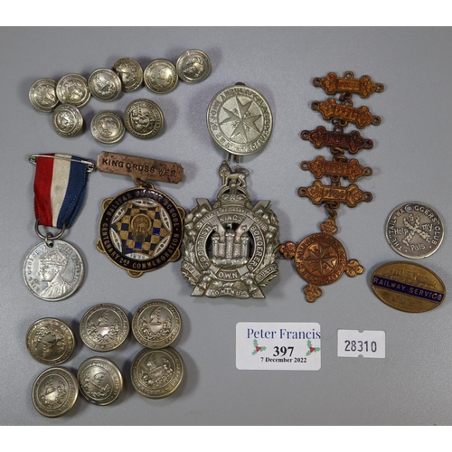 397 - Bag of military and other badges, to include: 'Own Scottish King's Borderers', 'LMS Railway Service'... 