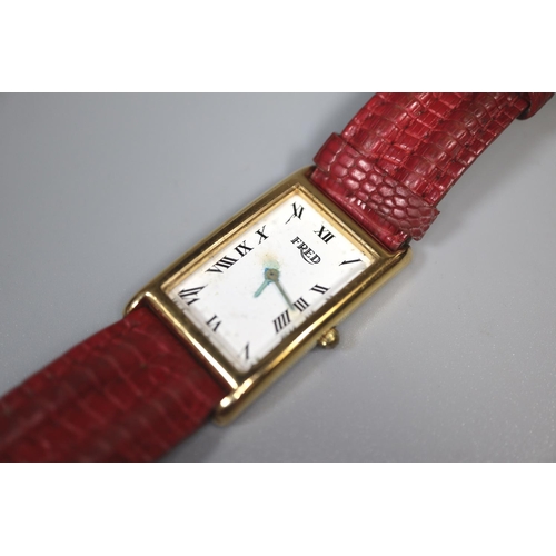 424 - A lady’s  ‘Fred Paris’  wristwatch of rectangular form with leather strap.
(B.P. 21% + VAT)