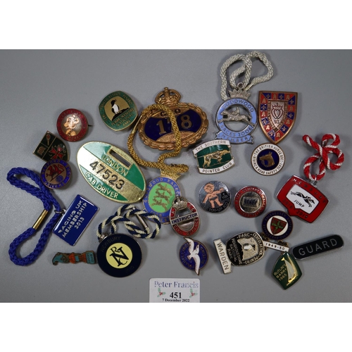 451 - Collection of enamel badges to include: Butlins Pwllheli 1950, Butlins Barry 1965, Bedford Driver's ... 