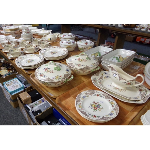 463 - Four trays of Copeland Spode 'Merville' design dinnerware items to include: various size plates, lid... 