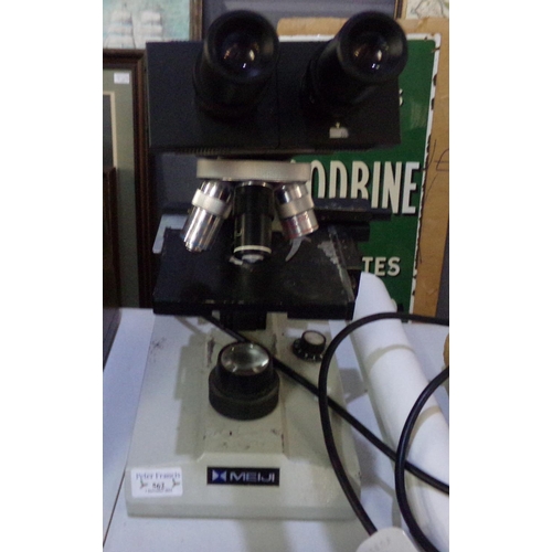 562 - Meiji laboratory microscope, marked 'Meiji technoco Ltd, Tokyo, Japan, no. 13036'.
(B.P. 21% + VAT)