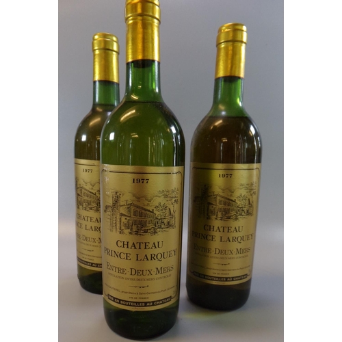 96 - Case of nine French white wine bottles, 'Chateau Prince Larquey, Entre-Deux-Mers' 1977, 73cl. (9)
(B... 