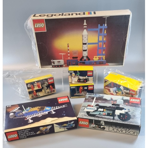 116 - Collection of boxed lego, to include: '889', '886', '394 police car', '358 Legoland' etc. all in ori... 