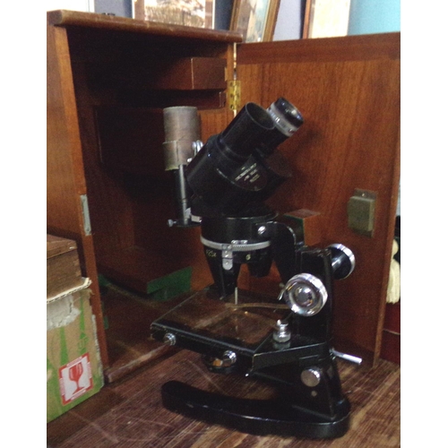 474 - Cased vintage black enamel microscope by Cooke, Troughton & Simms of York, England.
(B.P. 21% + VAT)