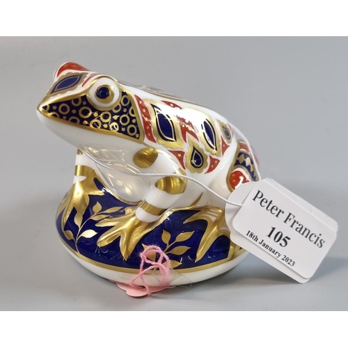 105 - Royal Crown Derby English Fine Bone China paperweight of a frog.  (B.P. 21% + VAT)