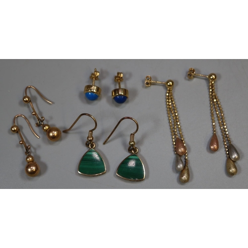 257 - A pair of 15ct gold earrings and three pairs of 9ct gold earrings.  Approx weight in total 9.5 grams... 