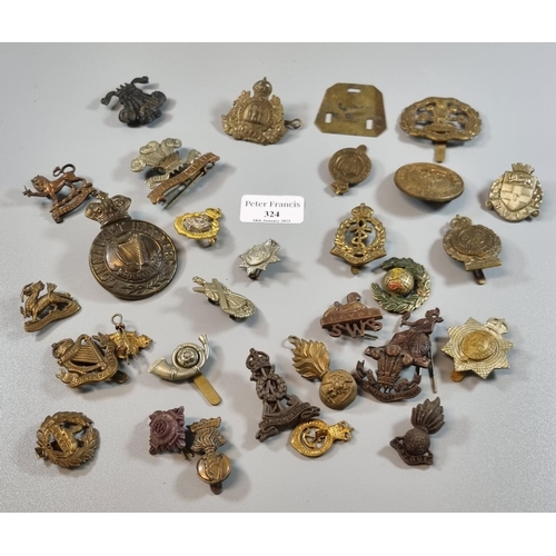 324 - Bag of assorted British Military cap badges, various, including: The Norfolk Regiment, Connaught Ran... 