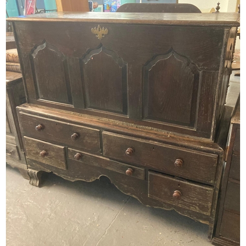 472 - 18th century Welsh oak coffer/chest on stand, the moulded lid above three pointed ogee panels, proje... 