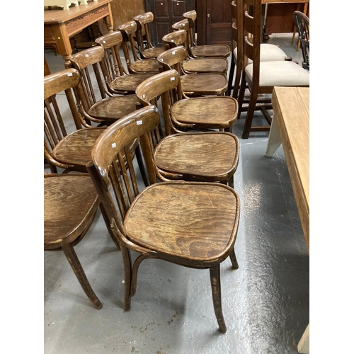 512 - Set of six curve and slat back bentwood pub chairs.  (6)  (B.P. 21% + VAT)