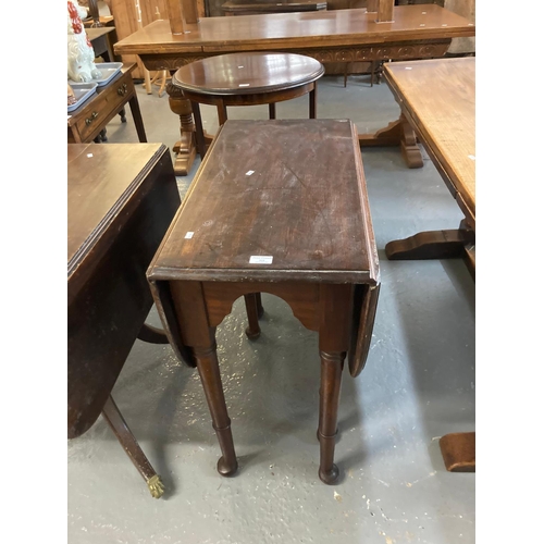 521 - 18th century mahogany drop leaf table on baluster turned tapering legs and pad feet.  (B.P. 21% + VA... 