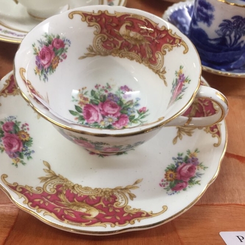 440 - Two trays of assorted china: Foley ‘Montrose’  teacup and saucer,  three Copelands blue and white es... 