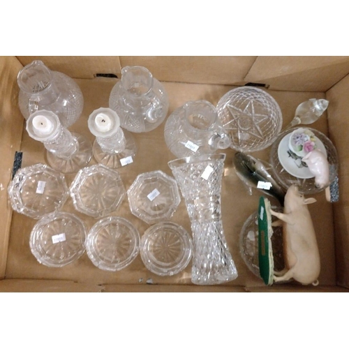 401 - Box of mainly glassware to include: cut glass ashtrays, vase, candlesticks, shallow dishes, jugs, gl... 