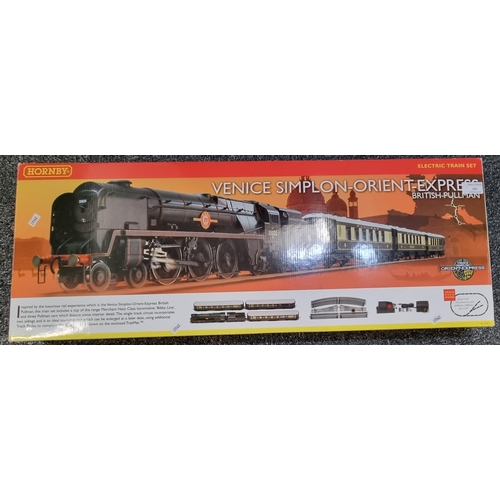 103 - Hornby Venice Simplon-Orient-Express British Pullman electric train set in original box R1087.  (B.P... 