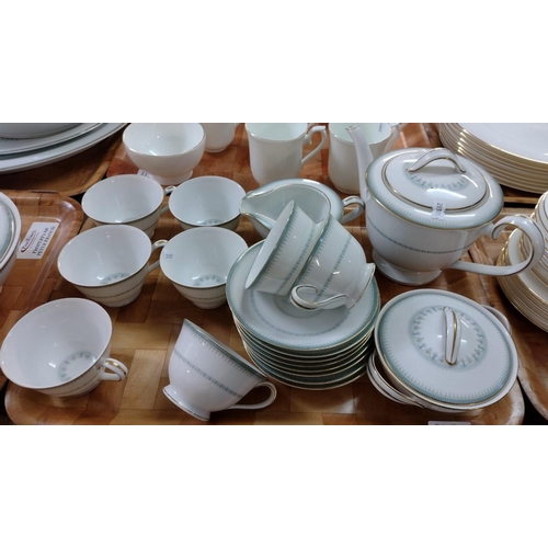 460 - Five trays of Noritake china 'Maya' design dinner and teaware to include: sauce boat, various plates... 