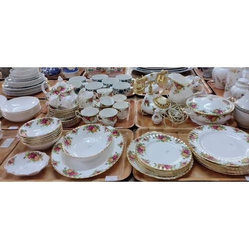 462 - Four trays of Royal Albert English fine bone china 'Old Country Roses' design items to include: vari... 