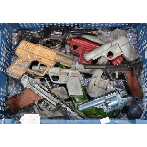 231 - Collection of vintage metal toy guns marked 'Dick Barton', 'Lone Star Jetfire', 'Codeg', 'Dixy' etc.... 