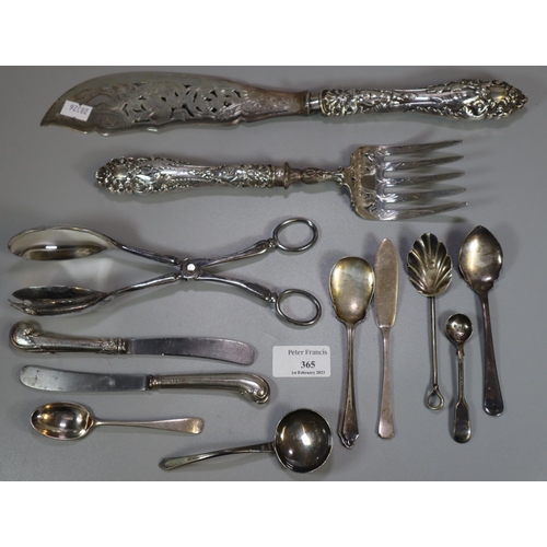 365 - Bag of silver and silver plate to include: pair of large silver fish knives and forks, knives, spoon... 