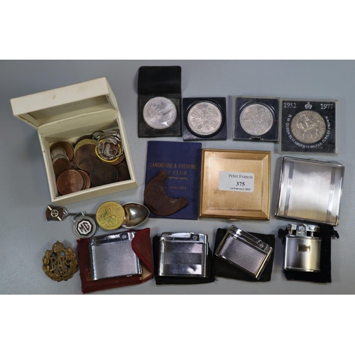 375 - Box of oddments to include: various coins, silver car MG Club spoon, RAF cap badge, compact, cigaret... 