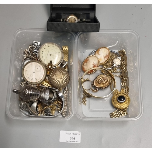 346 - Tray of assorted items, to include: Bulova 10K gold filled watch, Victorian and other rolled gold, p... 