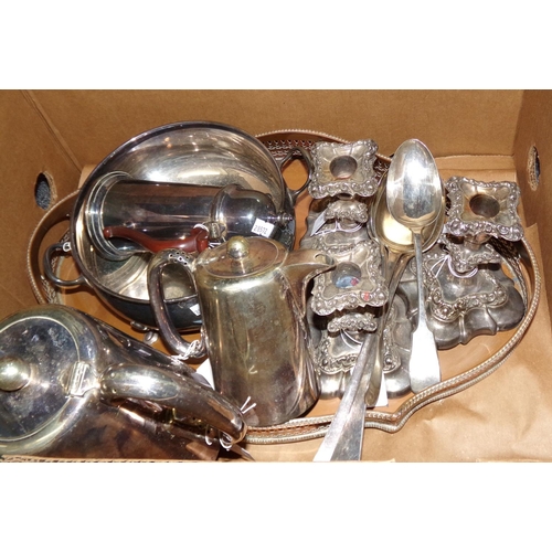 434 - Box of assorted metalware: Mappin & Webb bowl with four spade feet, EPNS chocolate jug with brown ha... 