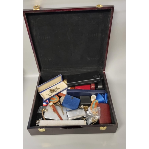 347 - Metal box containing assorted modern watches, costume jewellery and oddments.   (B.P. 21% + VAT)