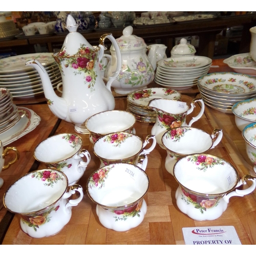 353 - Tray of Royal Albert 'Old Country Roses' coffee ware: six coffee cups and saucers, coffee pot, sugar... 