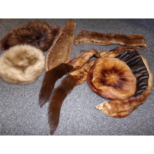 357 - Box of vintage fur accessories: fur stole with matching beret, two mink fur stoles, a mouton fur col... 