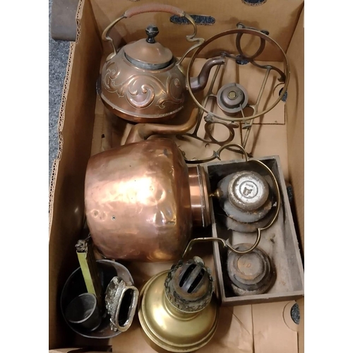 337 - Box of metalware to include: copper spirit kettle on stand with repousse decoration, weights, brass ... 