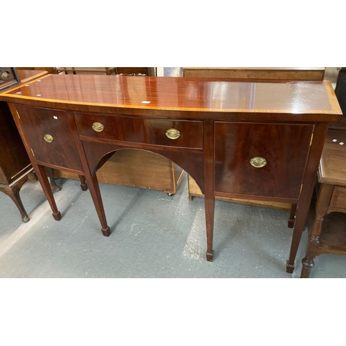 460 - Georgian style mahogany bow front sideboard, the moulded top above an arrangement of three drawers, ... 