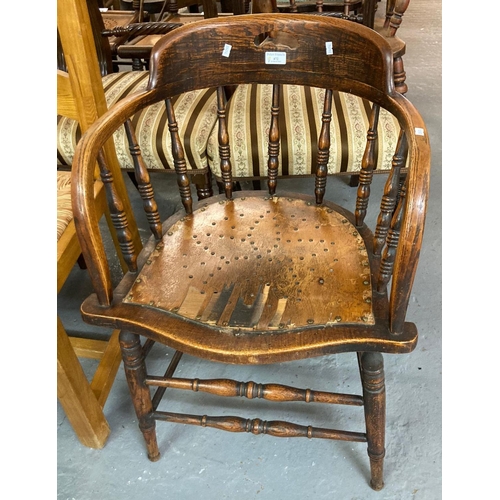 472 - Early 20th century bentwood spindle back smoker's bow chair with pierced seat.  (B.P. 21% + VAT)