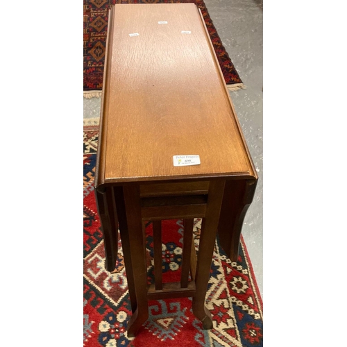 498 - Edwardian mahogany Sutherland table.  (B.P. 21% + VAT)