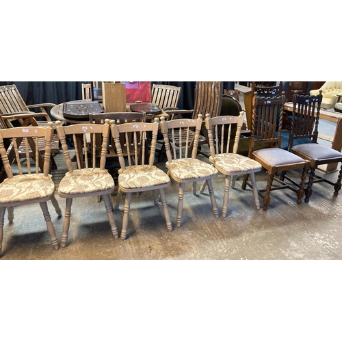 580 - Set of five painted pine stickbacked kitchen chairs together with two barley twist oak dining chairs... 