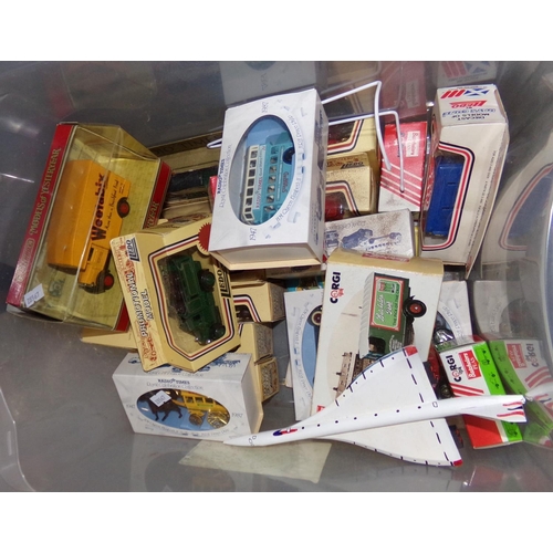 408 - Box of diecast model vehicles in original boxes to include: Models of Yesteryear, Lledo Promotional,... 